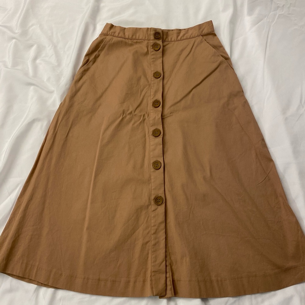 A-line coffee with cream colour skirt ☕️